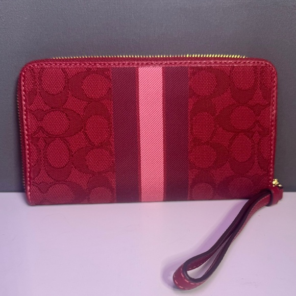 Coach Signature Dempsey Large Phone Wallet – Red Apple Multi - Picture 2 of 4